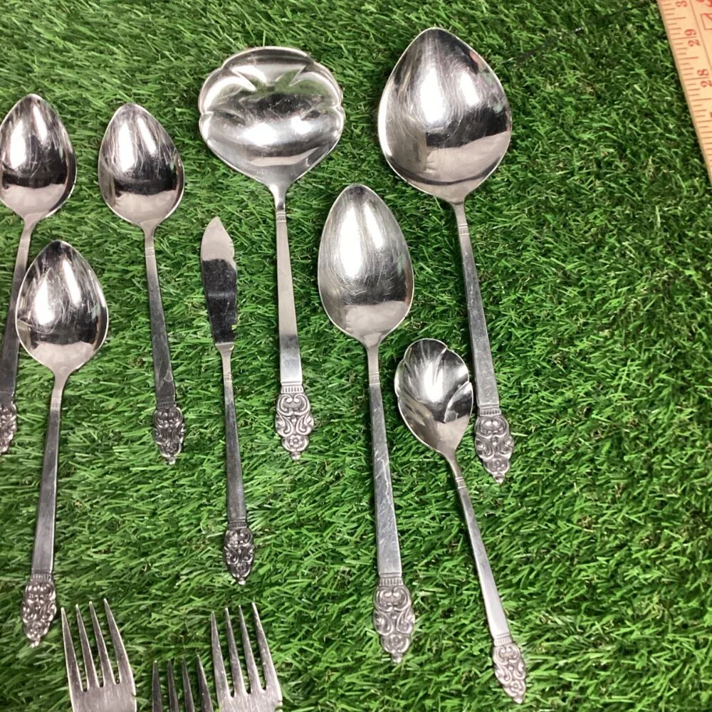 Oneida Vineland Stainless Steel Flatware Set of 8 +